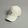 Boné Dad Hat Off-White / Logo Amour Vermelho Sangria Boné Dad Hat Amour - Off-White