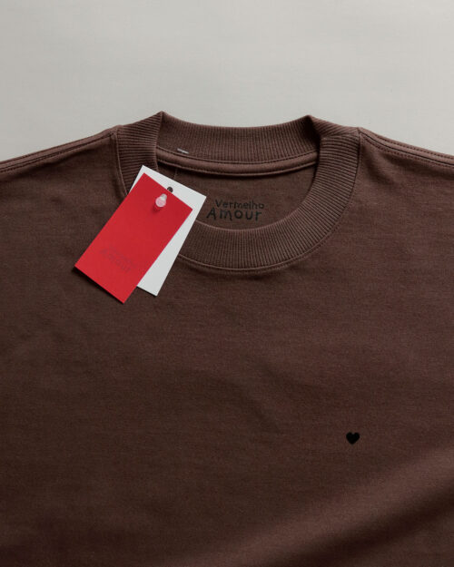 Camiseta Heavyweight Café Camiseta Heavyweight Coração - Café